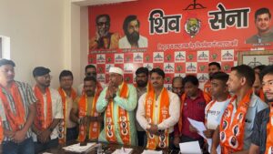 देहरादून ट्रांसपोर्ट नगर प्रदेश कार्यालय पर एक कार्यक्रम आयोजित किया गया जिस की अध्यक्षता शिवसेना प्रदेश प्रमुख देवेंद्र प्रजापति ने की एवं संचालन देहरादून जिला प्रमुख कुलभूषण राणा ने किया