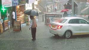 Uttarakhand Weather: देहरादून समेत पहाड़ी जिलों में आज भी बदला रहेगा मौसम, तेज दौर की बारिश का येलो अलर्ट