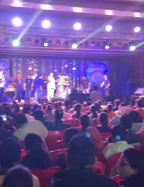 दलेर मेहंदी के समर्थन में उतरे मीका सिंह, मंत्री सुबोध उनियाल को फोन कर बोले- आरोप साबित हुए तो छोड़ दूंगा गायकी
